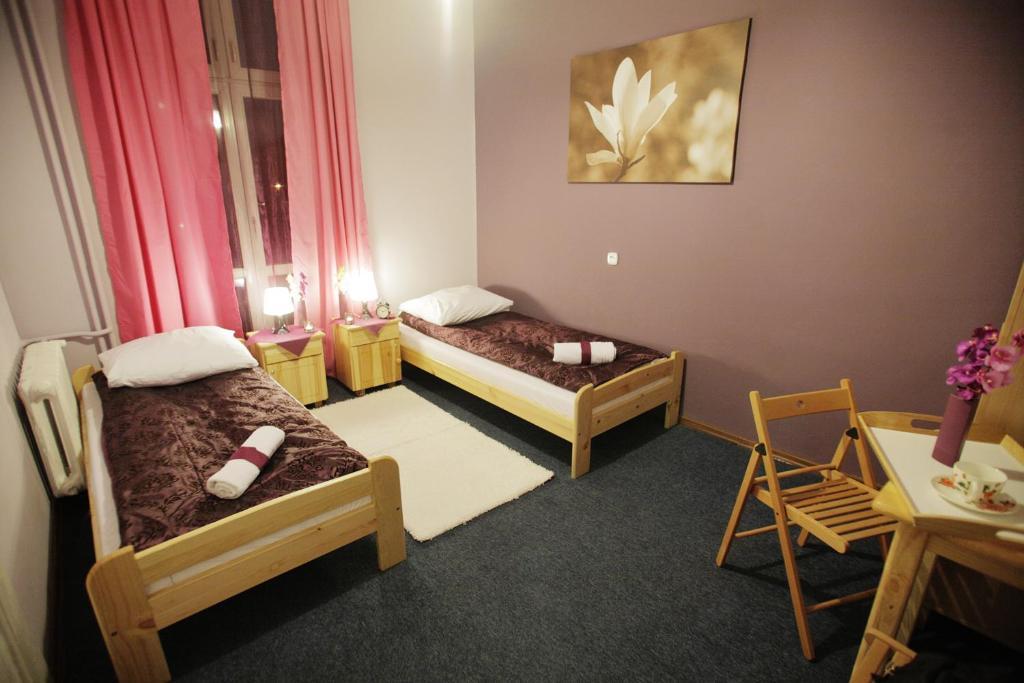 Dragon Aparthostel Senatorska Krakow Room photo