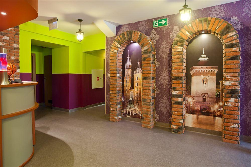 Dragon Aparthostel Senatorska Krakow Exterior photo